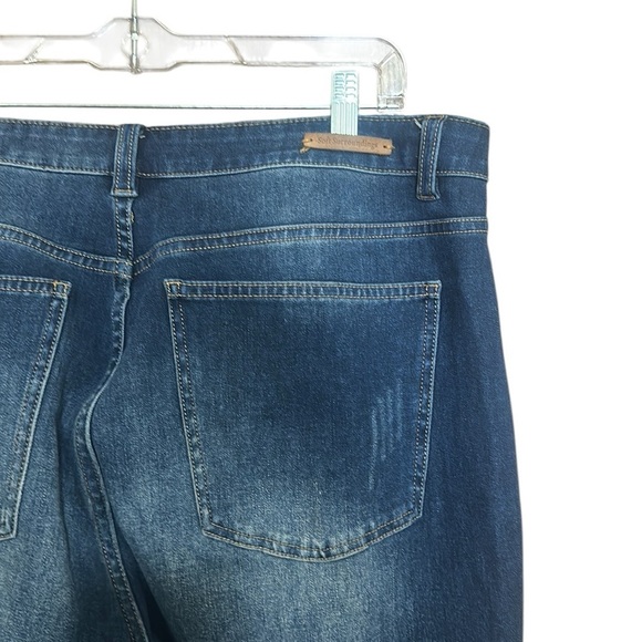 Soft Surroundings Ultimate DenimbRelaxed Straight Jean Size 16P - Picture 8 of 10